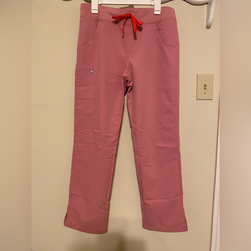 Figs Limited Edition Chalk Pink Kade Cargo scrub bottom